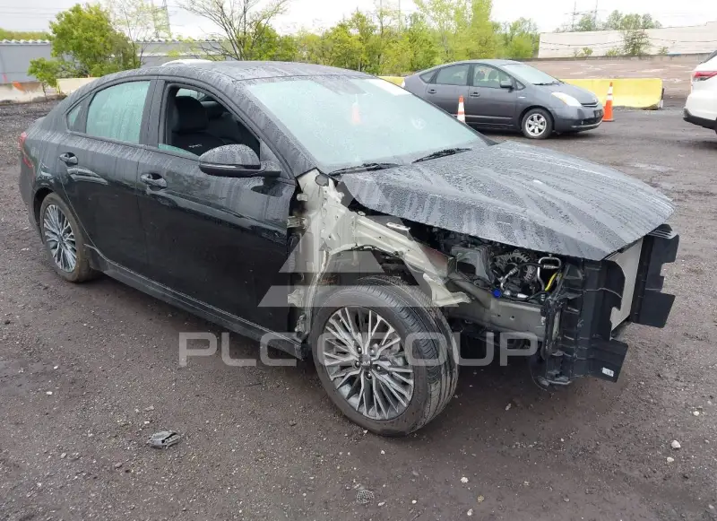 2023 KIA Forte фото