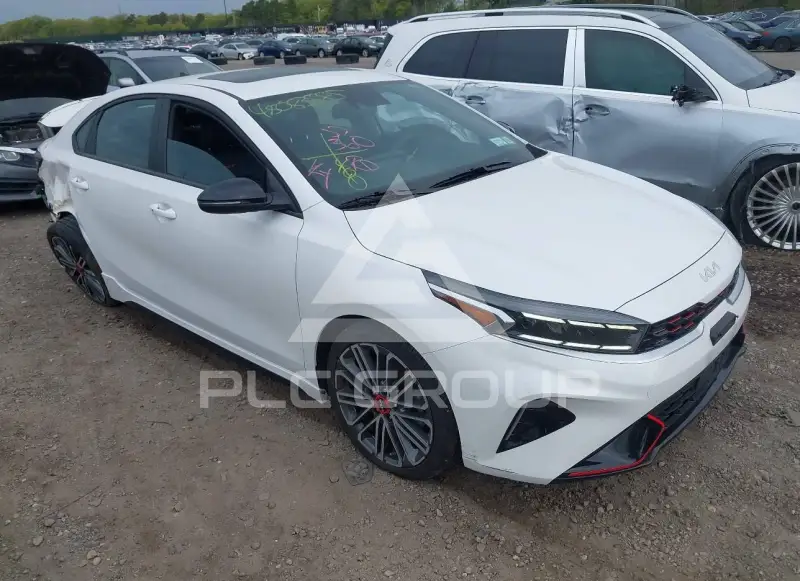 2023 KIA Forte фото