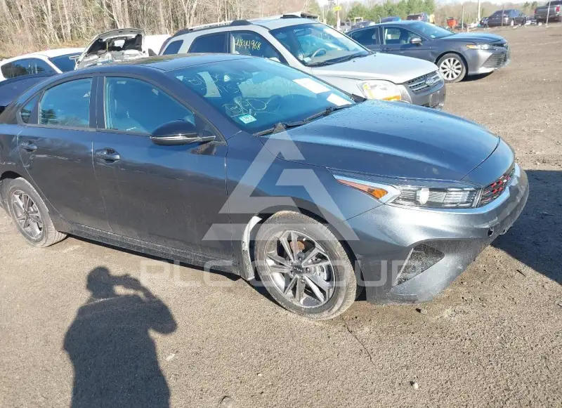 2023 KIA Forte фото