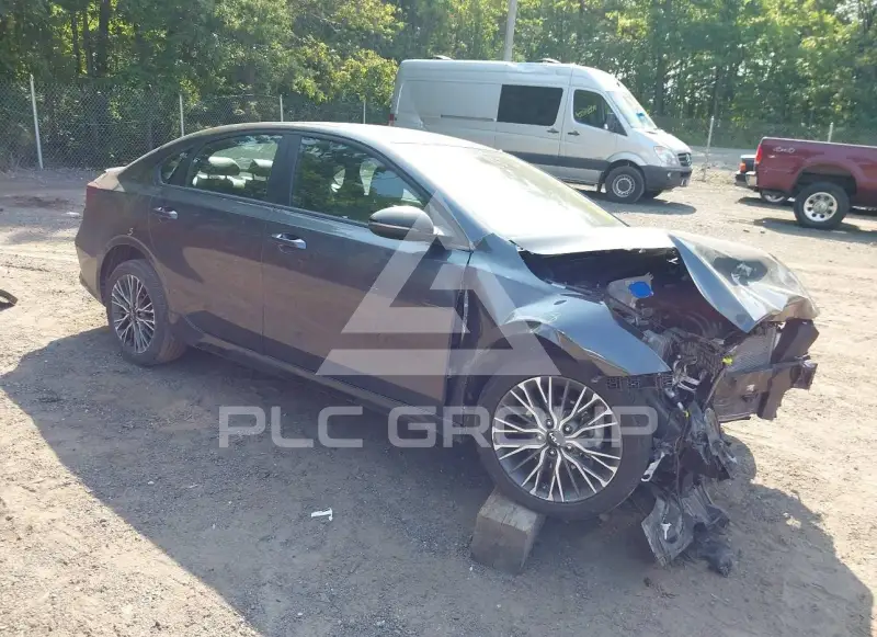 2023 KIA Forte фото