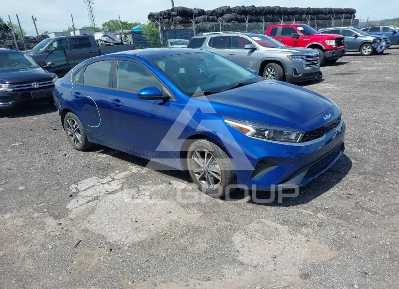 2023 KIA Forte фото
