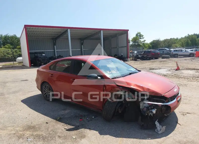 2023 KIA Forte фото