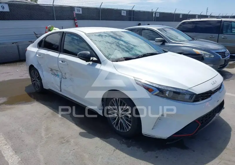 2023 KIA Forte фото