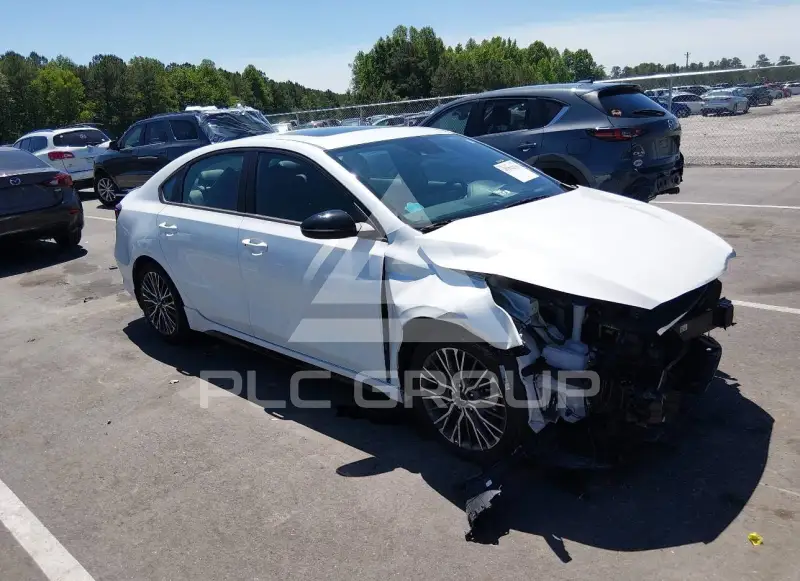 2023 KIA Forte фото