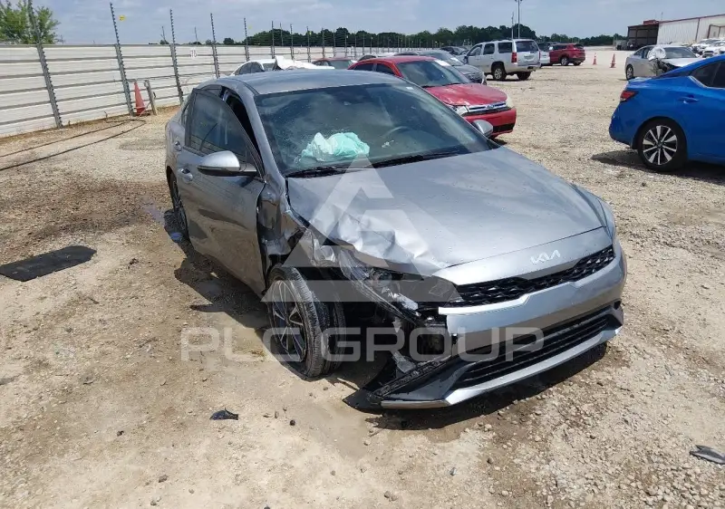 2023 KIA Forte фото