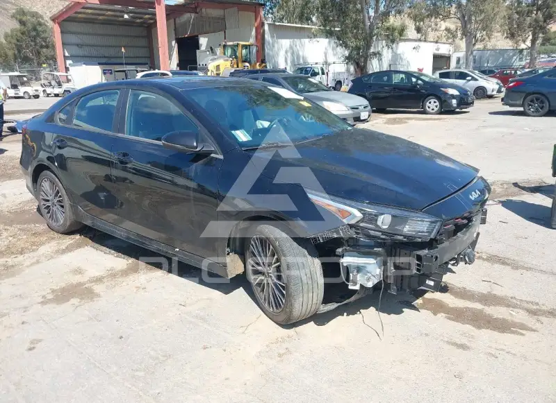 2023 KIA Forte фото