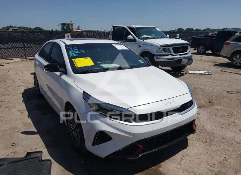 2023 KIA Forte фото