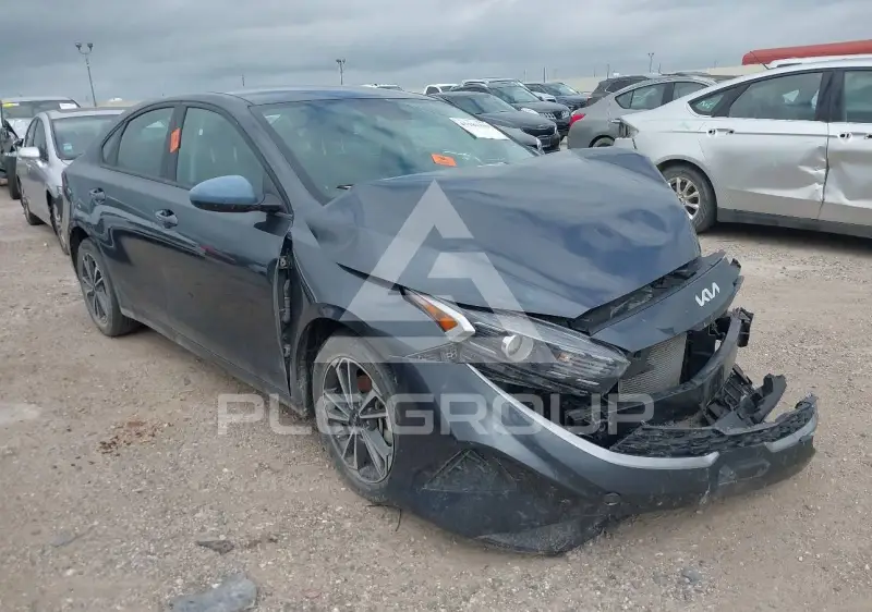 2023 KIA Forte фото