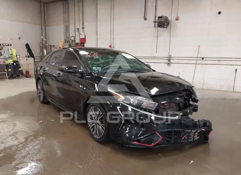 2023 KIA Forte фото