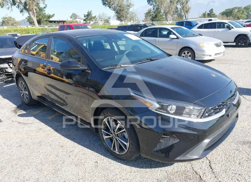 2023 KIA Forte фото