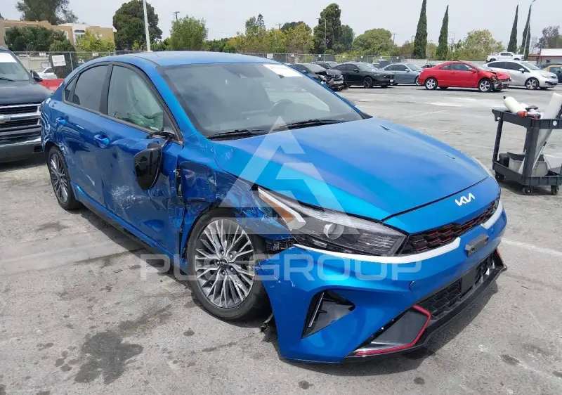 2023 KIA Forte фото
