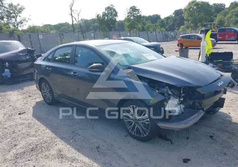 2023 KIA Forte фото