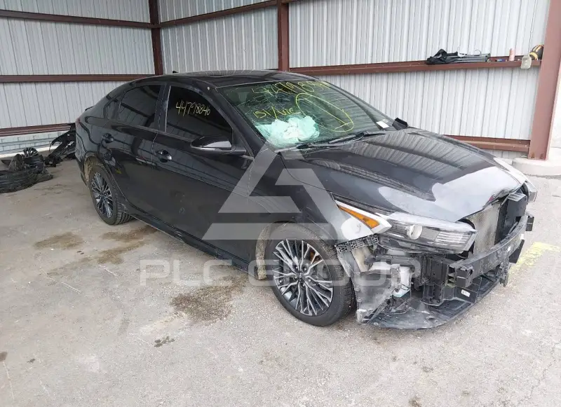 2023 KIA Forte фото