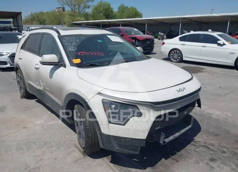2023 KIA Niro фото