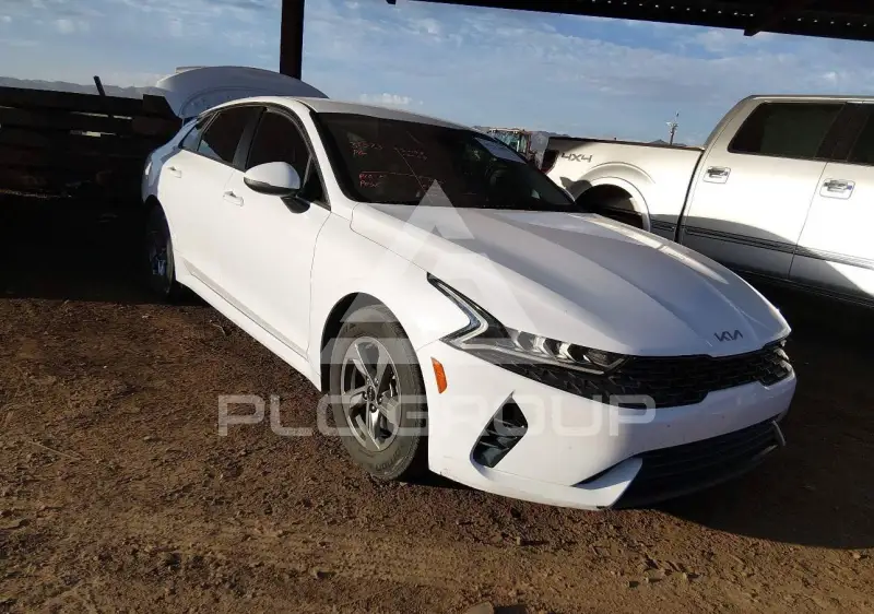 2023 KIA K5 photo