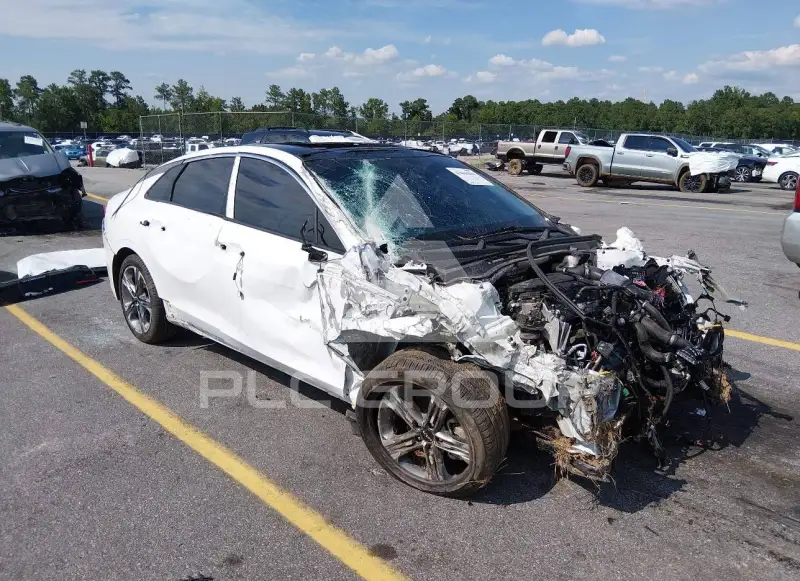 2023 KIA K5 фото