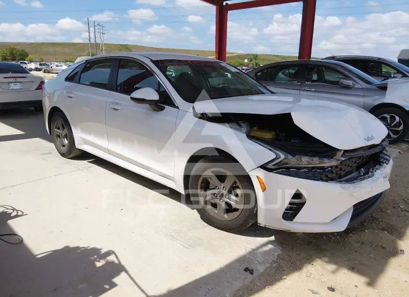 2023 KIA K5 фото