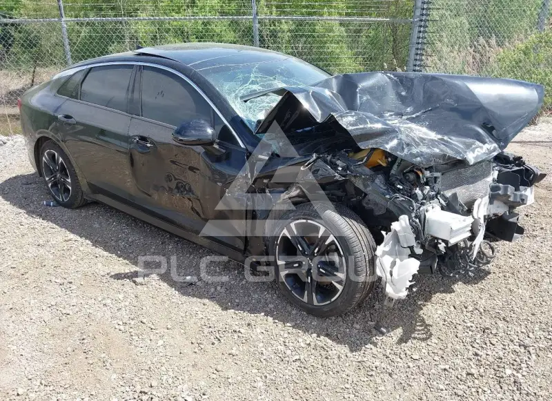 2023 KIA K5 photo