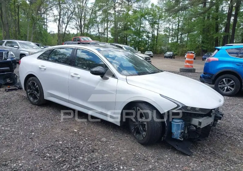 2023 KIA K5 photo