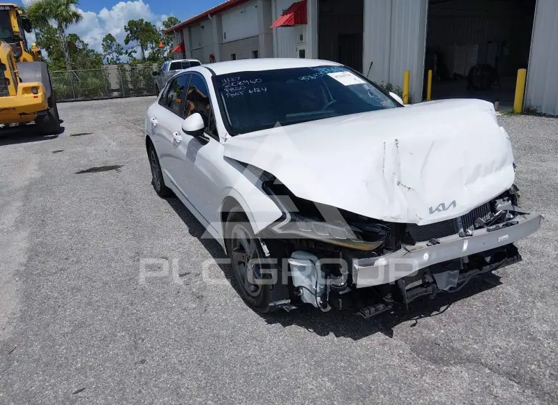 2023 KIA K5 фото
