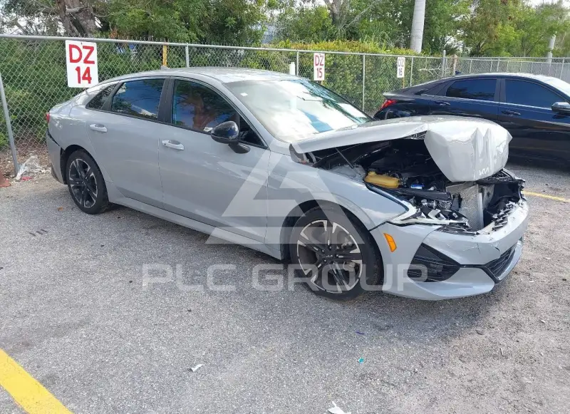 2023 KIA K5 фото