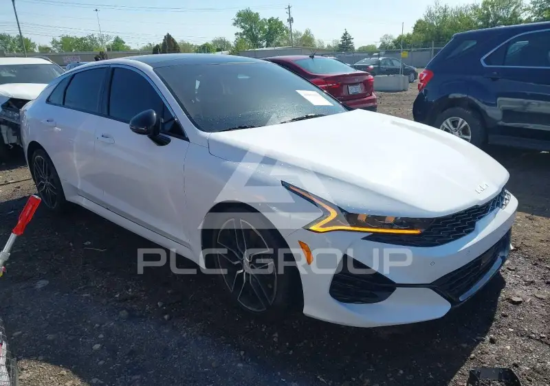 2023 KIA K5 photo