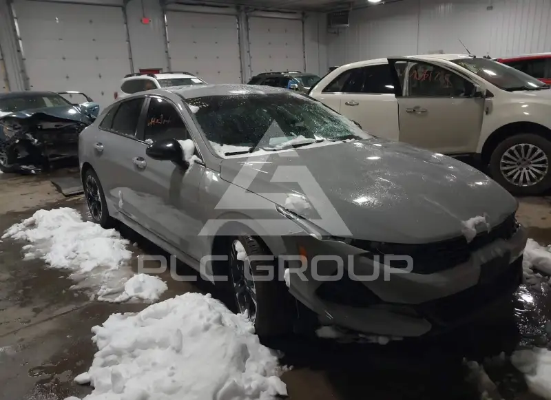 2023 KIA K5 фото