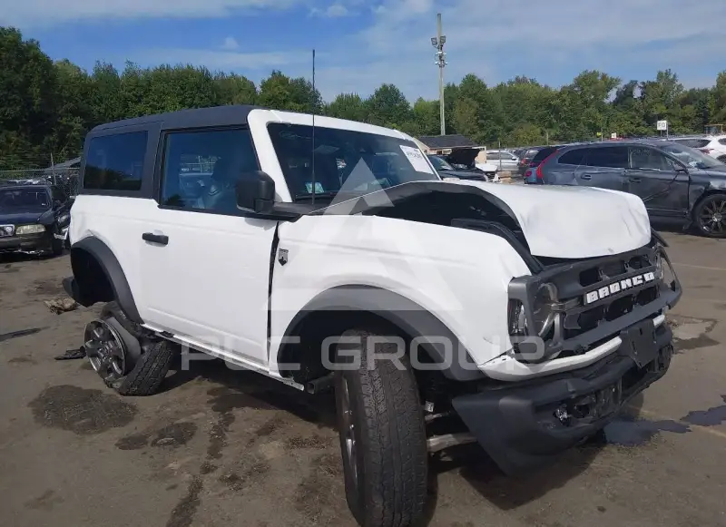 2023 Ford BRONCO photo