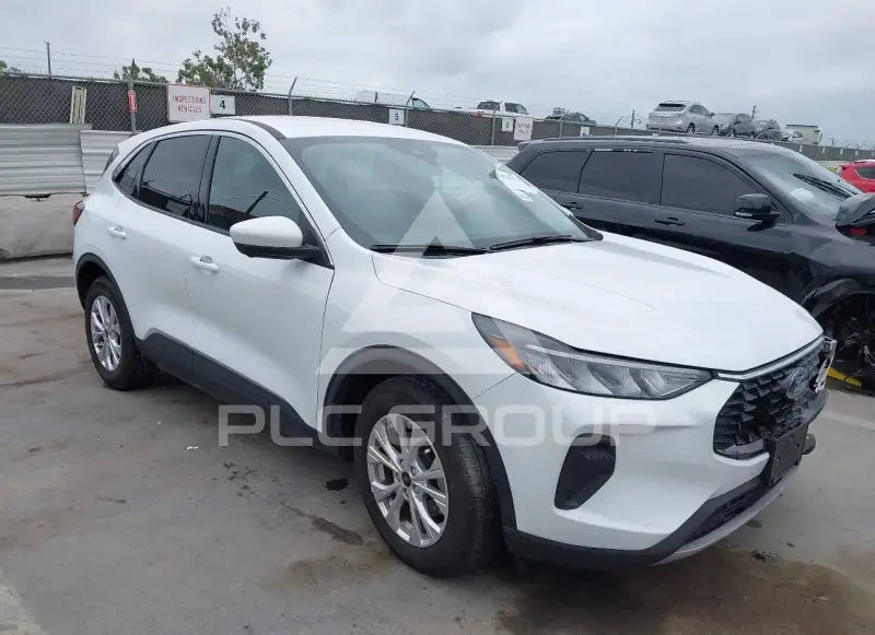 2023 Ford ESCAPE photo