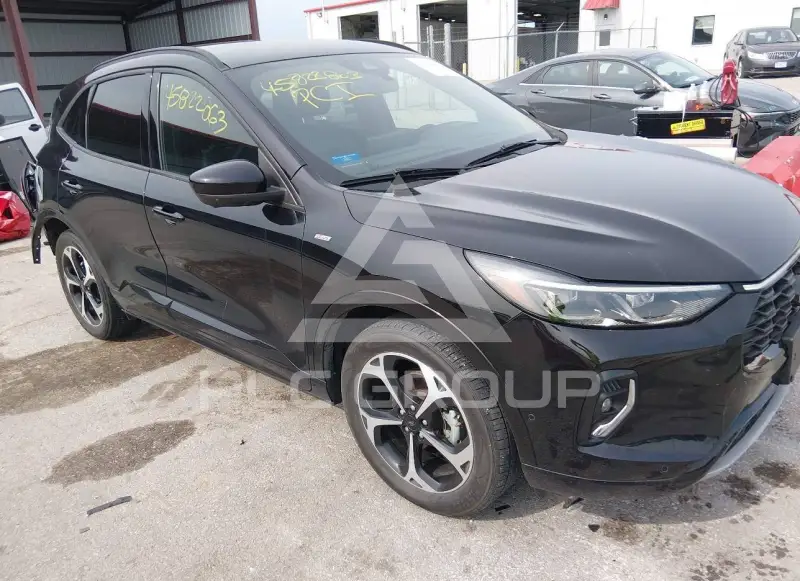 2023 Ford ESCAPE фото