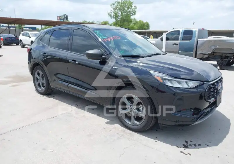 2023 Ford ESCAPE photo
