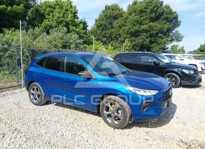 2023 Ford ESCAPE photo