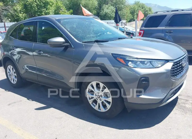 2023 Ford ESCAPE photo