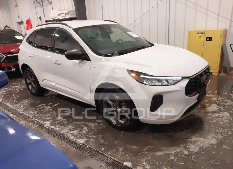 2023 Ford ESCAPE фото