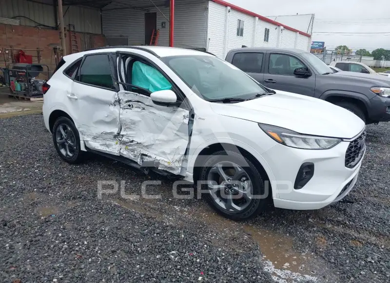 2023 Ford ESCAPE photo