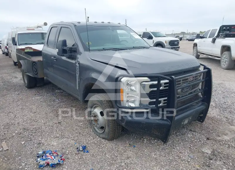 2023 Ford F-350 photo