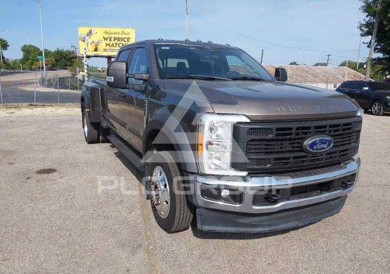 2023 Ford F-450 photo