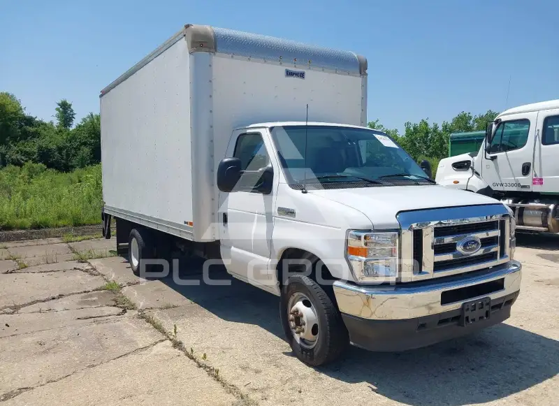 2023 Ford E-450 фото