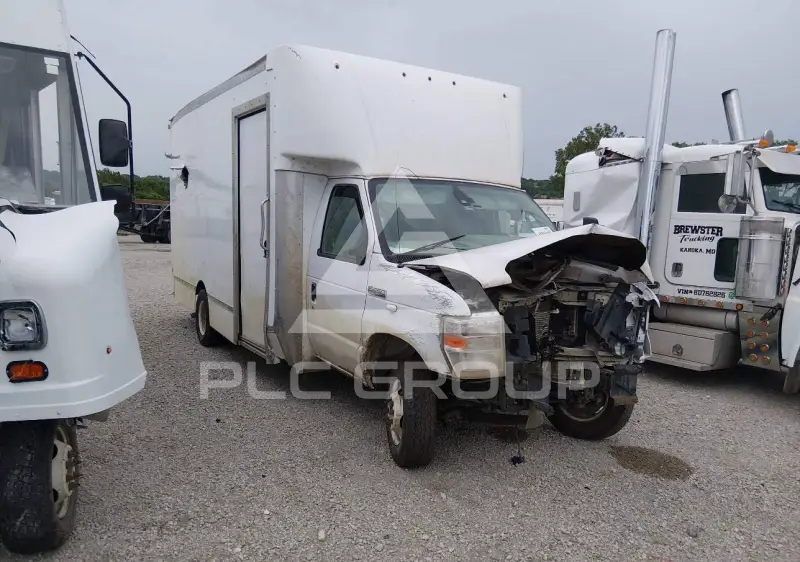 2023 Ford E-450 фото