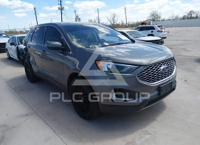 2023 Ford EDGE photo