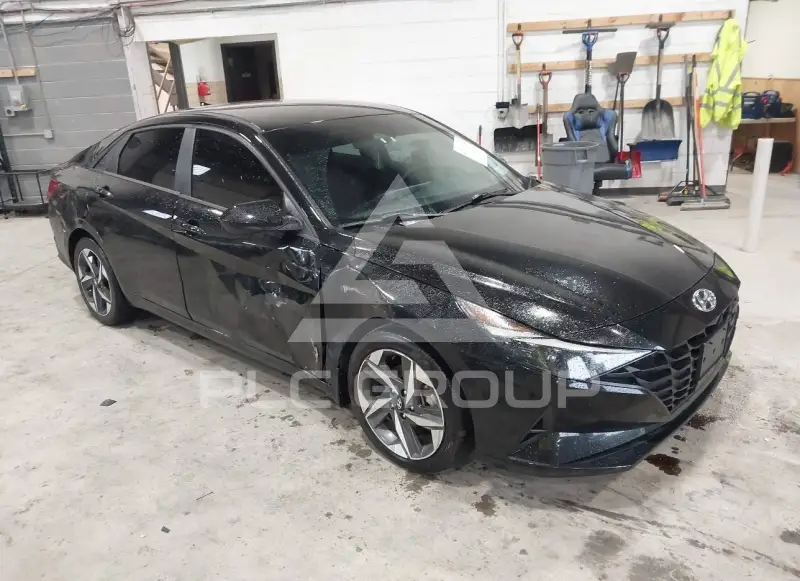 2023 Hyundai Elantra photo