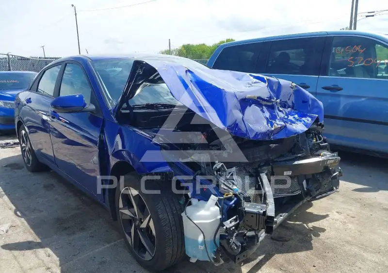 2023 Hyundai Elantra фото