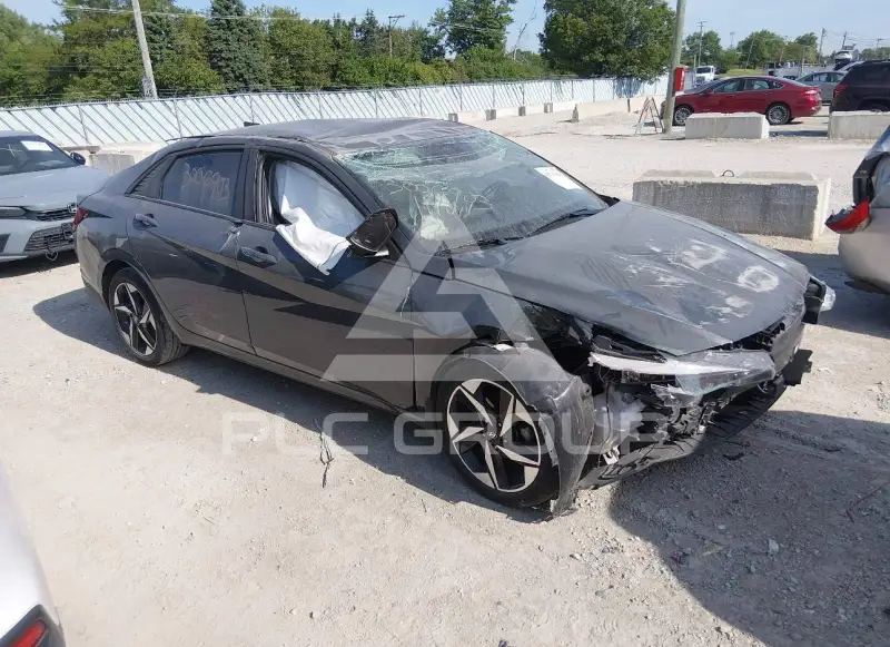 2023 Hyundai Elantra photo