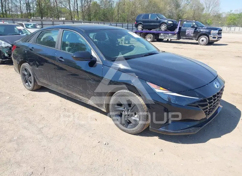 2023 Hyundai Elantra фото
