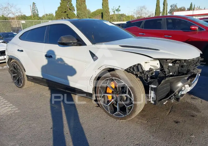 2023 Lamborghini Urus photo