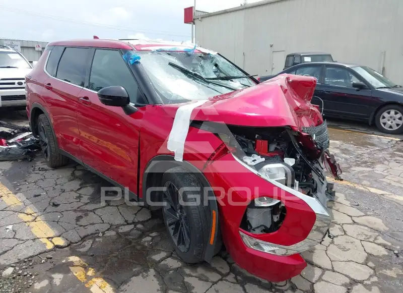 2024 Mitsubishi OUTLANDER photo