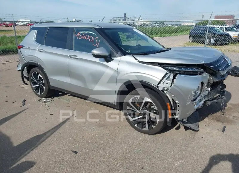 2024 Mitsubishi OUTLANDER photo