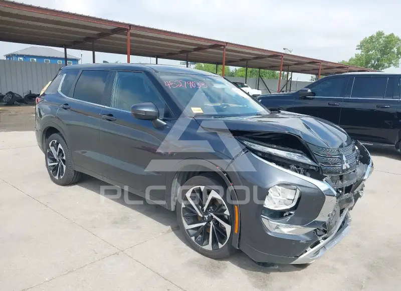 2024 Mitsubishi OUTLANDER photo