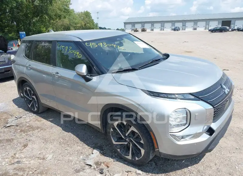 2024 Mitsubishi OUTLANDER photo