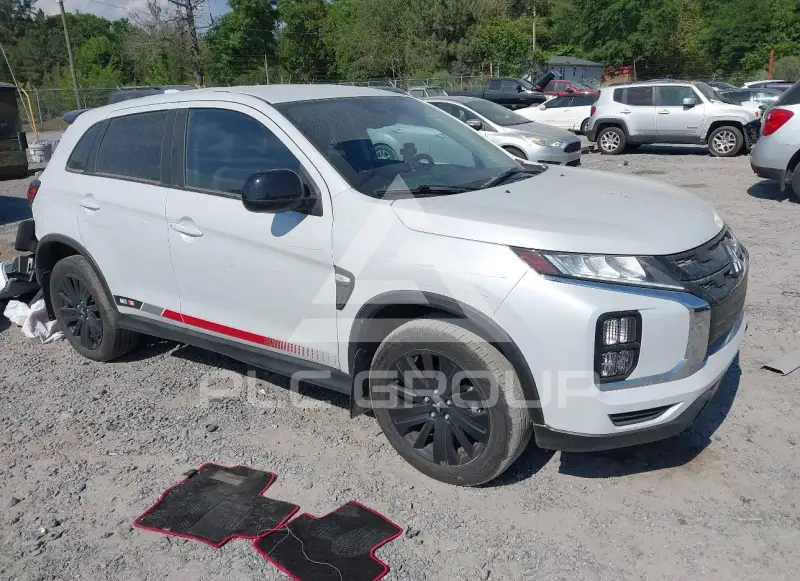 2024 Mitsubishi OUTLANDER photo
